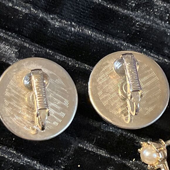 3 Pairs Vintage Sarah Coventry Clip On Earrings Opal Glass Faux Pearl Cabochon - Picture 7 of 9